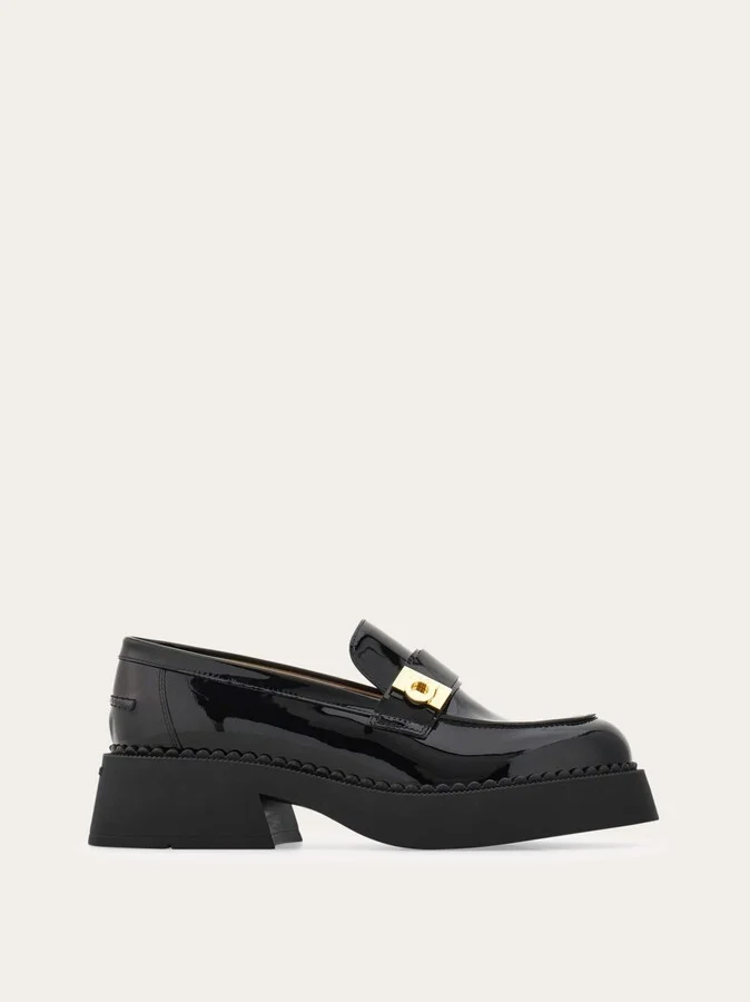 Ferragamo Women Hug buckle chunky loafer Black