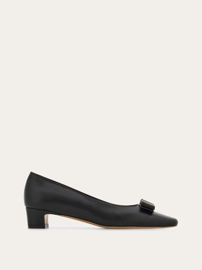 Ferragamo Women Iconic bow pump Black