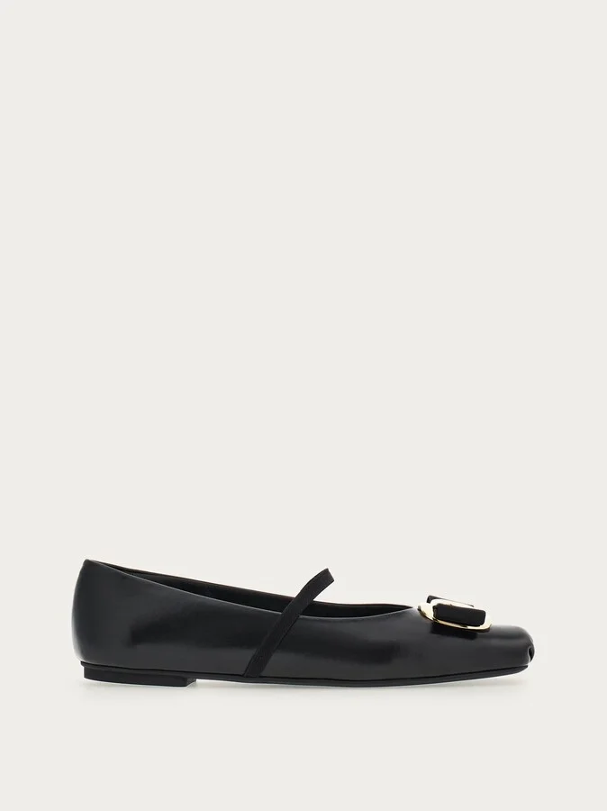 Ferragamo Women New Vara plate ballet flat Black