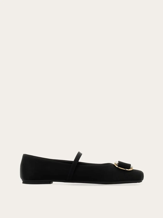 Ferragamo Women New Vara plate ballet flat Black