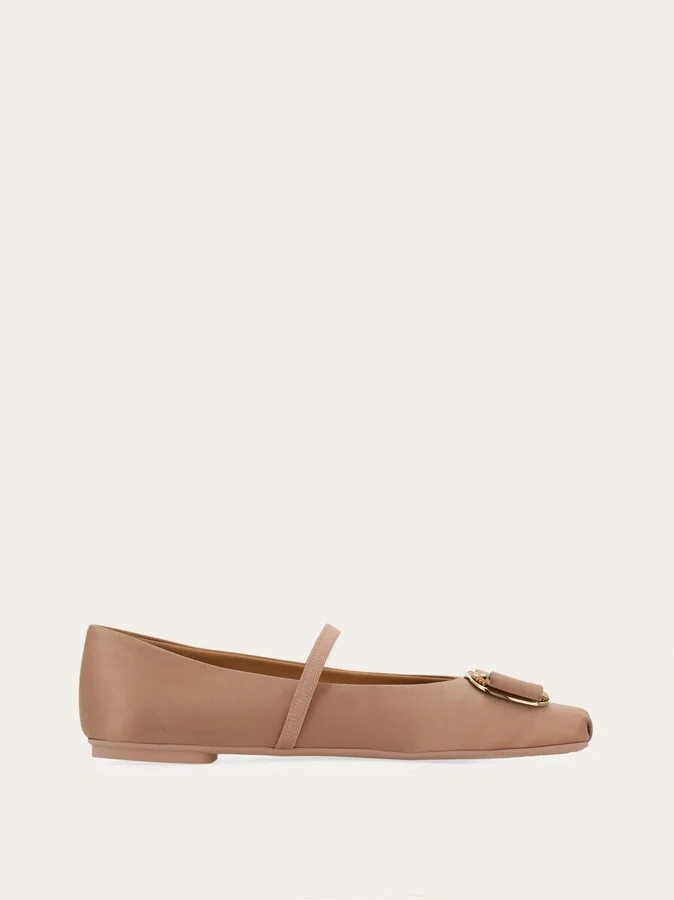 Ferragamo Women New Vara plate ballet flat Pink