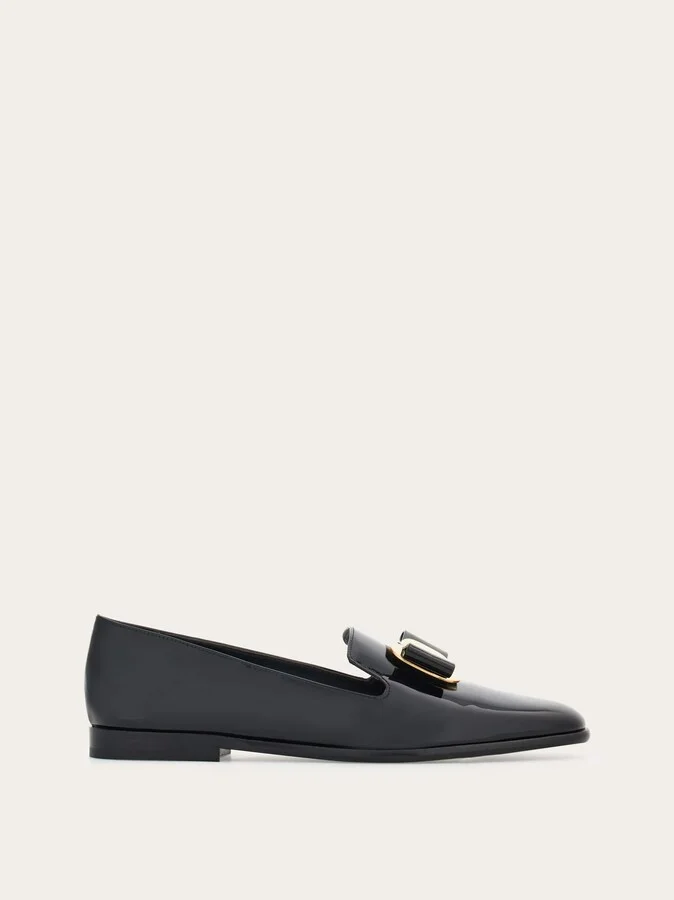 Ferragamo Women New Vara plate loafer Black