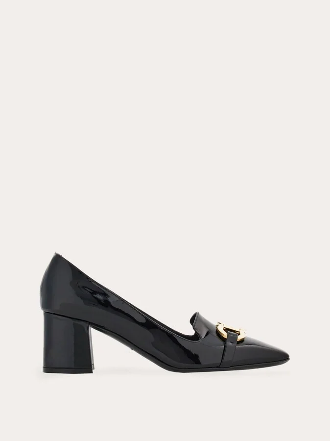Ferragamo Women Pump with Gancini ornament Black