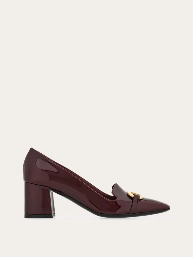 Ferragamo Women Pump with Gancini ornament Red
