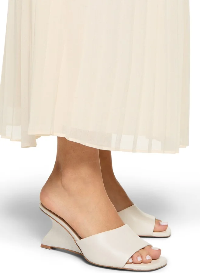 Fiala Wedge Sandal - Image 2