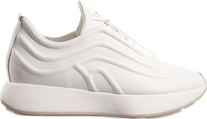 Fin sneakers