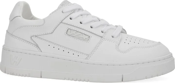 Finesse Sneaker