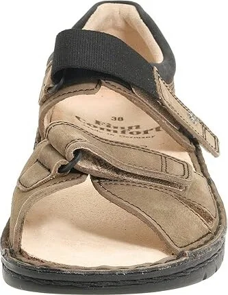 Finn Comfort Samara - 1560 Sandals Mud/Black Leather : EU 35 (US Women's 4-4.5) Medium - Image 6