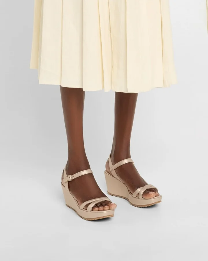 Finoa Metallic Leather Low Wedge Sandals - Image 3