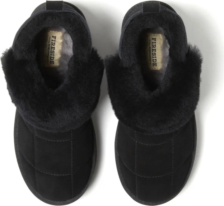 Fireside by Dearfoams Women's Bayswater Genuine Shearling Quilted Platform Bootie - Image 4