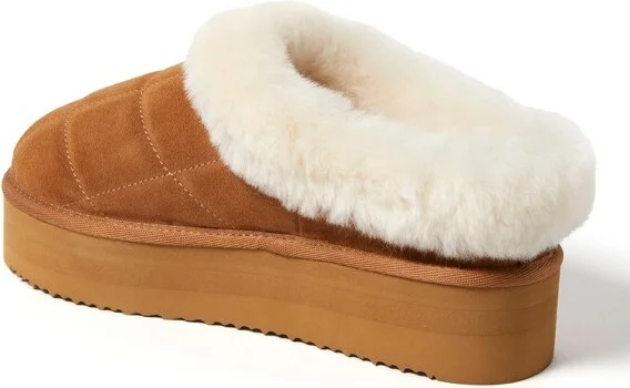 Fireside by Dearfoams Women's Bendigo Genuine Shearling Quilted Platform Clog Slipper - Black Size - Image 4