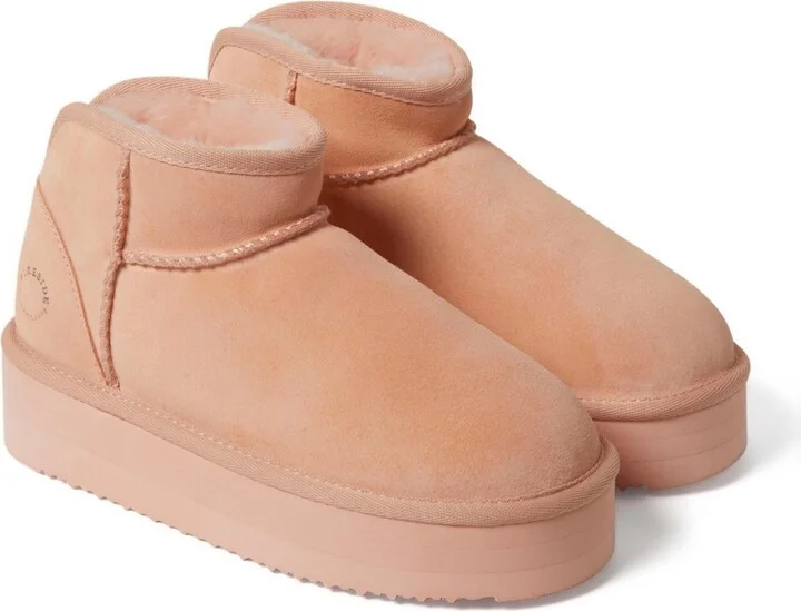 Fireside by Dearfoams Women's Kingston Genuine Shearling Platform Bootie - Image 2