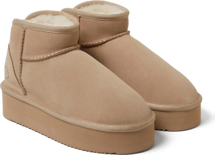 Fireside by Dearfoams Women's Kingston Genuine Shearling Platform Bootie - Image 9