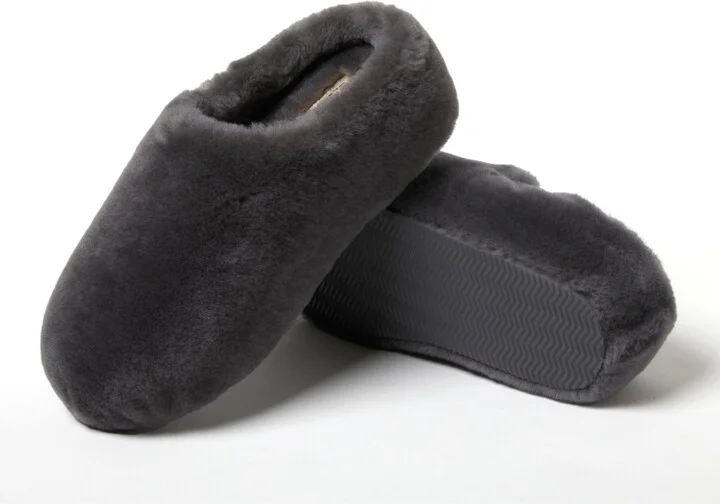 Fireside by Dearfoams Women's Maryboro Genuine Shearling Platform Fuzzy Clog Slipper - Image 2