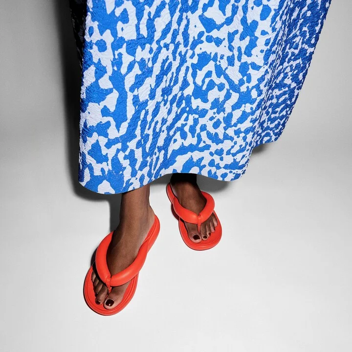 FitFlop IQUSHION D-LUXE X Roksanda Padded Leather Flip-Flops