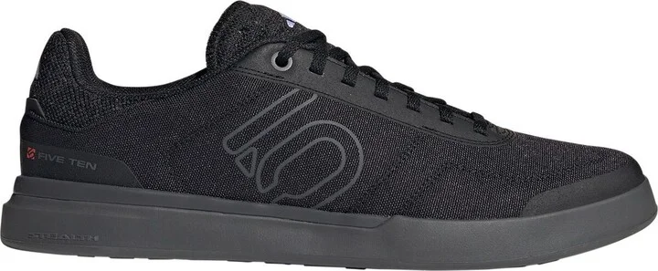 Core Black/Grey Five/Ftwr White