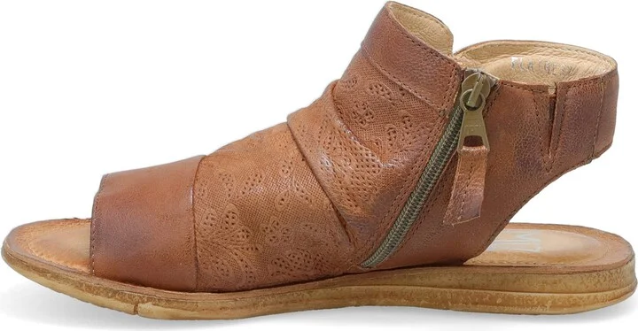 Flaire Scrunch Leather Sandal - Image 9
