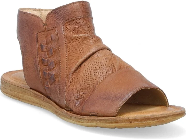 Flaire Scrunch Leather Sandal