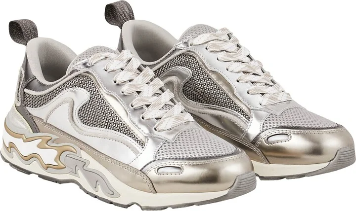 Flame trainers - Image 2