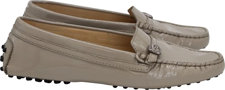 Flat Loafers in Beige Patent Leather
