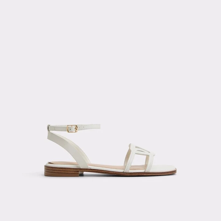 Flat sandal