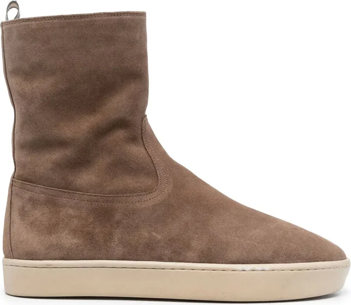 Flat-Sole Leather Boots