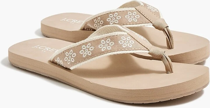 Floral flip-flops