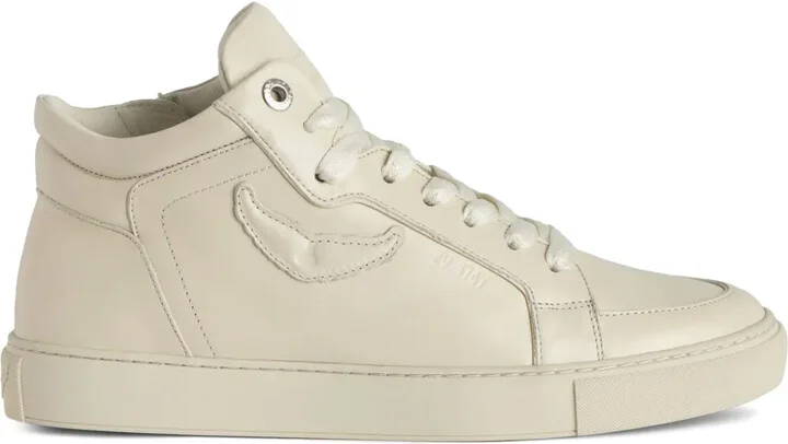 Fly On sneakers