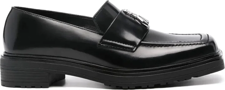 Fly-plaque leather loafers