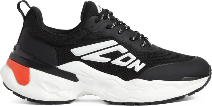 Fly sneakers
