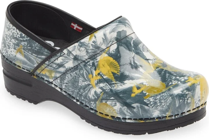 Flyaway Clog