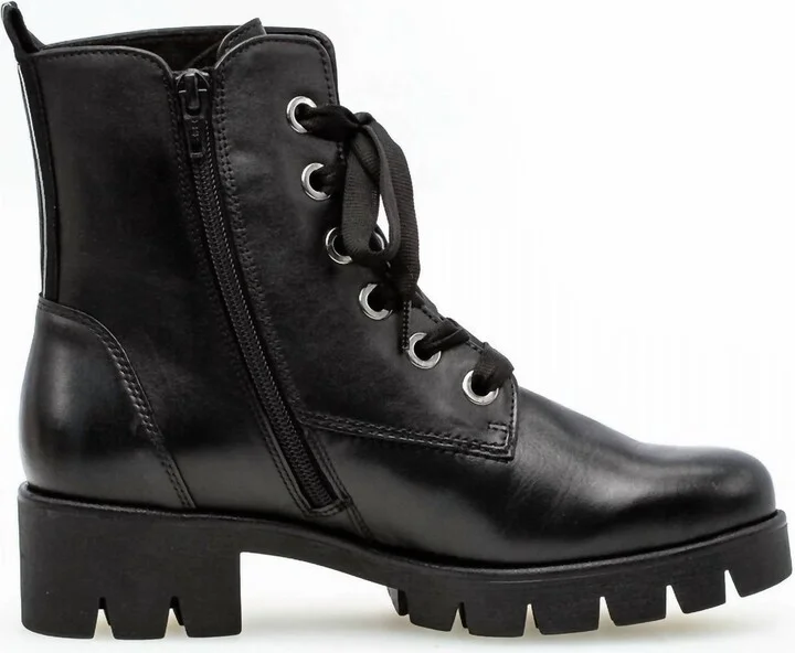 Foulardc Lace Up Moto Boot In Schwarz/black