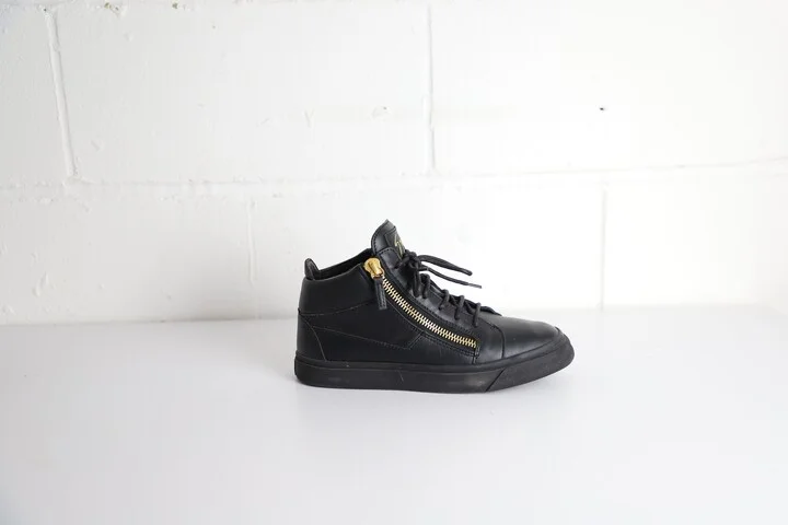 Frankie High-Top Sneakers in Black Leather