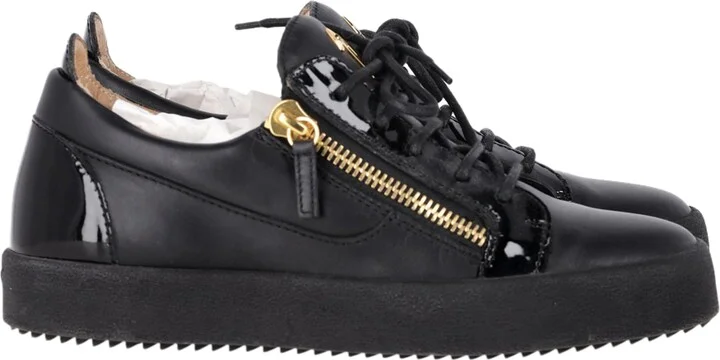 Frankie Zipper Detail Sneakers in Black Leather