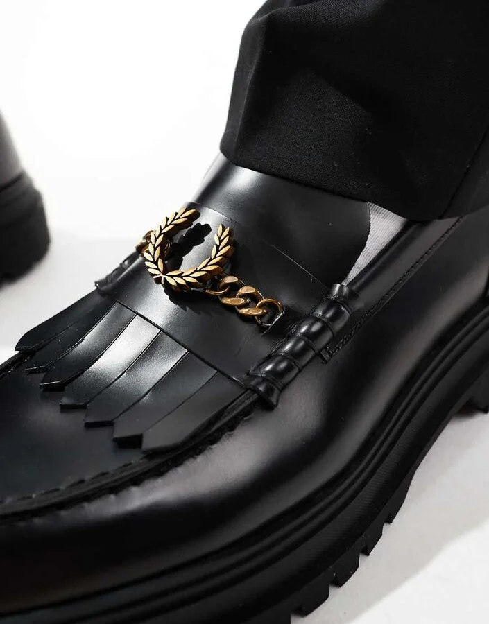 Fred Perry unisex chain leather loafers in black - Image 3