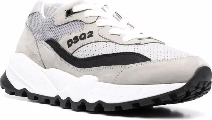 Free low-top sneakers - Image 2