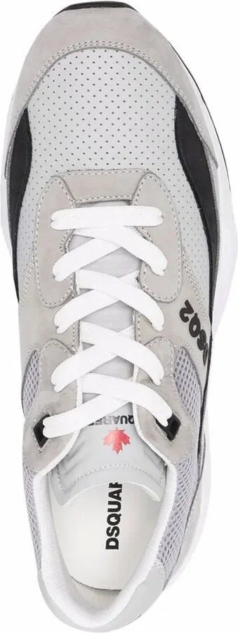 Free low-top sneakers - Image 4