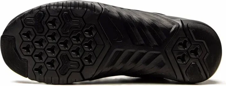 Free Metcon 2 sneakers "Triple Black" - Image 4