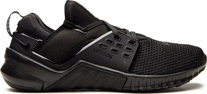 Free Metcon 2 sneakers "Triple Black"