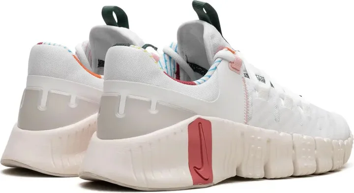 Free Metcon 3 "All Petals United" sneakers - Image 3
