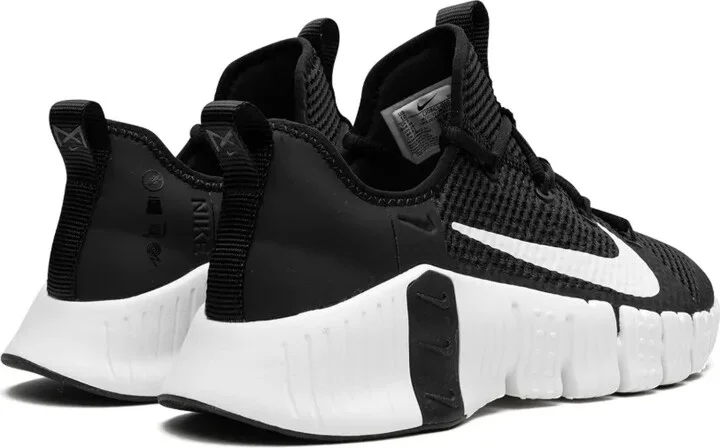 Free Metcon 3 "Black/White" sneakers - Image 3