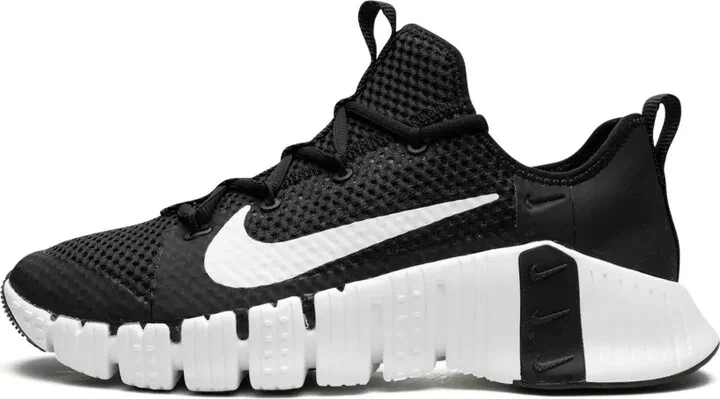 Free Metcon 3 "Black/White" sneakers - Image 5