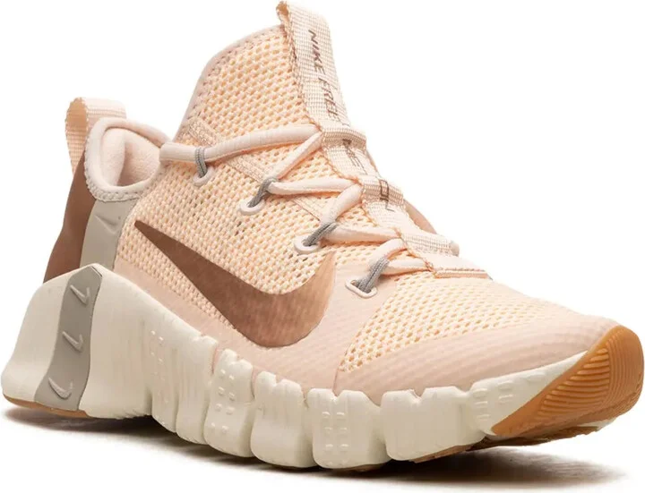 Free Metcon 3 "Guava Ice" sneakers - Image 2
