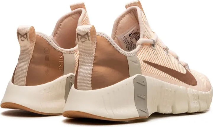 Free Metcon 3 "Guava Ice" sneakers - Image 3