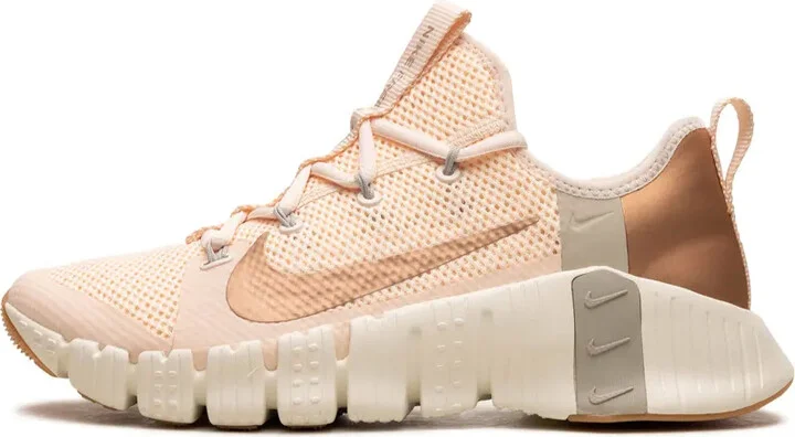 Free Metcon 3 "Guava Ice" sneakers - Image 5
