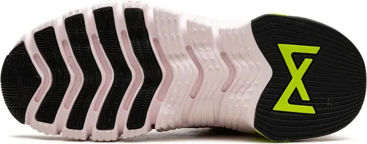Free Metcon 4 "Fuchsia" sneakers - Image 4