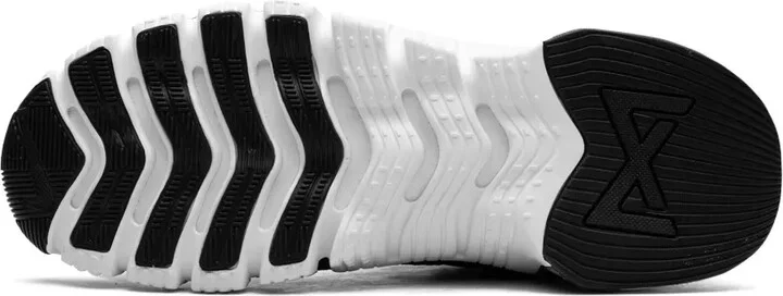 Free Metcon 4 "Wolf Grey" sneakers - Image 4