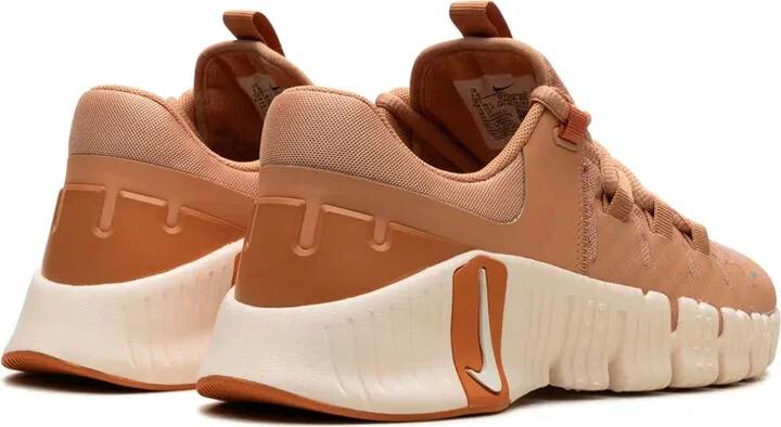 Free Metcon 5 "Amber Brown" sneakers - Image 3