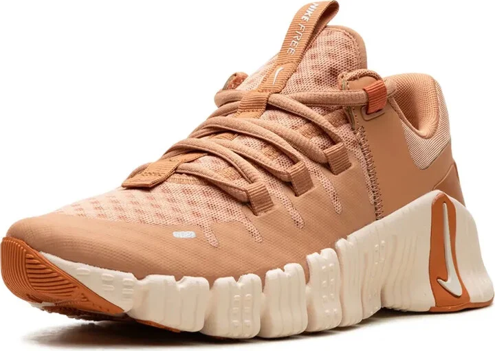 Free Metcon 5 "Amber Brown" sneakers - Image 4