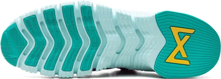 Free Metcon 5 "Hyper Violet" sneakers - Image 4